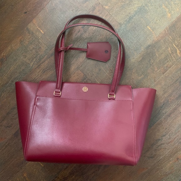 Tory Burch Handbags - Tory Burch Classic satchel